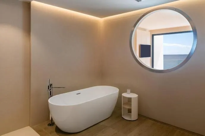 Royal Marina Suites Boutique 3