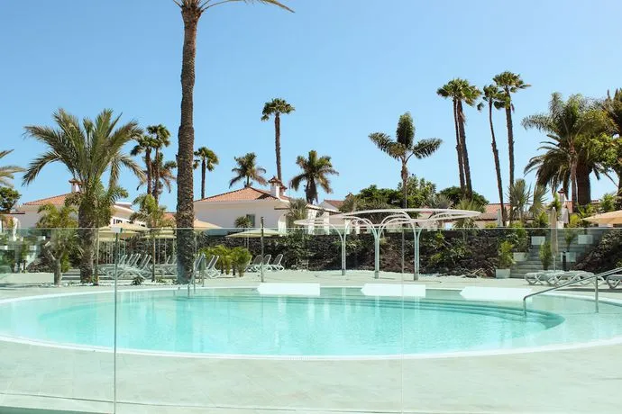 LIVVO Dunagolf Suites