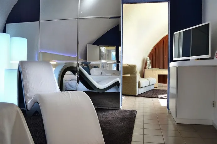 LIVVO Risco del Gato Suites 3