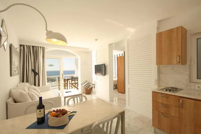 Marina Bayview - Adults Only 3
