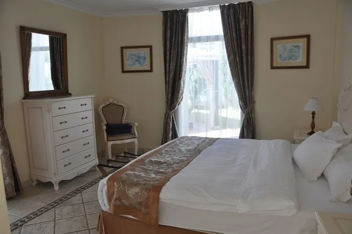 Flamingo Suites Boutique Hotel 3