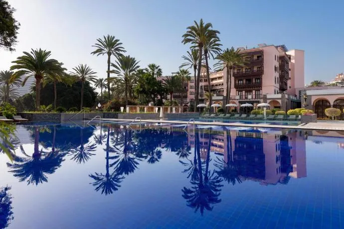 Santa Catalina a Royal Hideaway