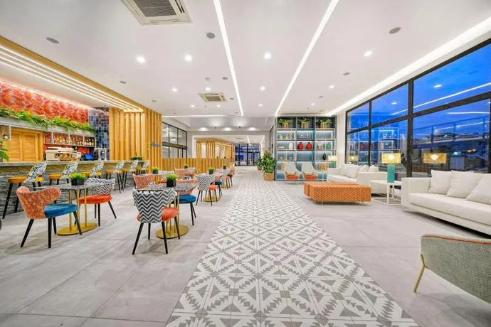 Broncemar Beach Suites 2